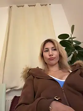 Suyneslii - Ass Flash