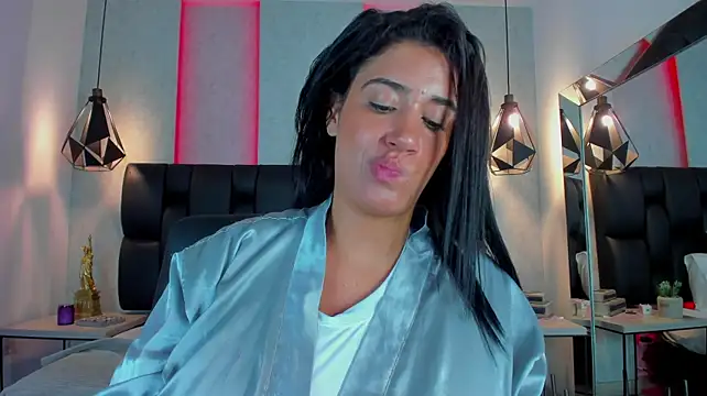 Samantha_hotly