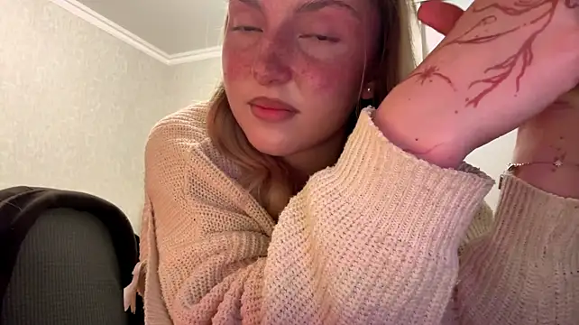LatishaKrauel - Do you want to see my swettie ass? :D