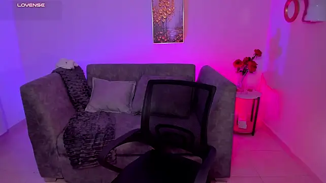 Lizz-Cooper - SPANK ASS + SUCK FINGERS