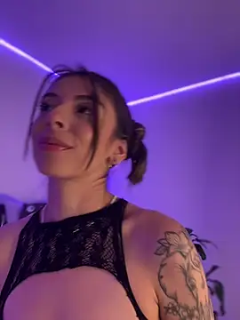AmmyCollinsW - Lick my fingers and spit on tits🥵
