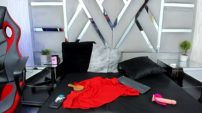 EmmaRaven - show tits spanks with whip