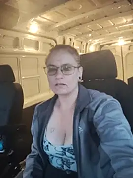 SexyLexii44 - Titties out for 10 min on I 25 ON Return