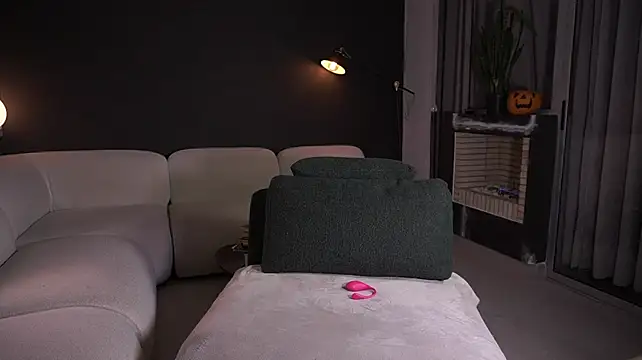 Paulacora100 - play with cream on my nipples