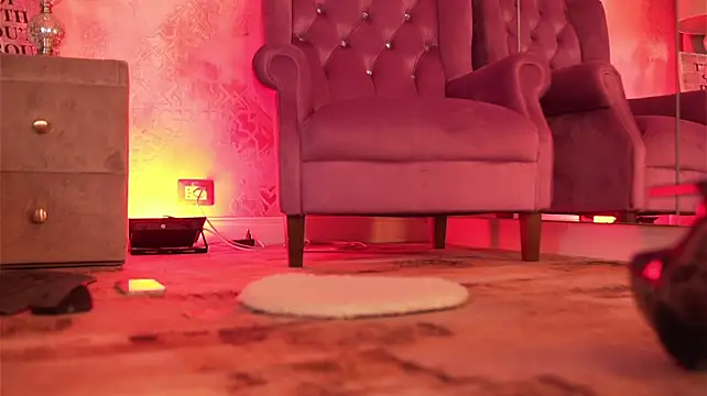 AmberValee - dildo show + 5 min toy controll