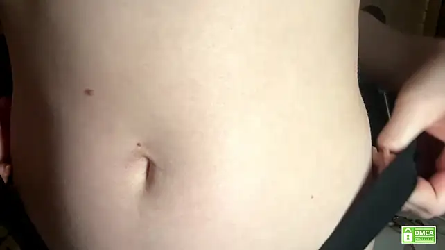 Ellymolly - Play with my bare boobs