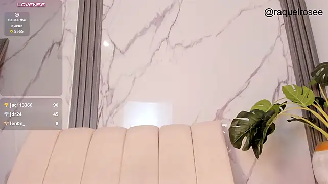 Raquelrose_ - put one finger in pussy