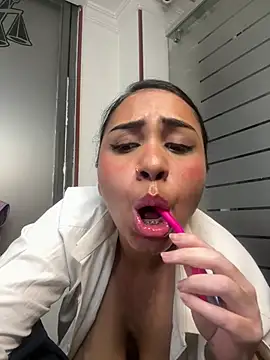 Jade_chers - RUB MY CLIT IN PUBLIC