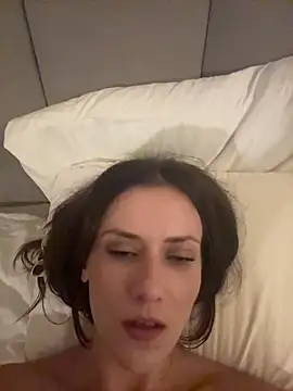 Mina_sauvage - Branlette espagnole gorge profonde Joi