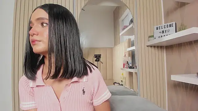 NhoanBrunette