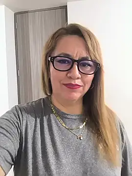Veraluz1975 - Besitos calientes 💋❣️💋💋🫦👄😈❤️‍🔥