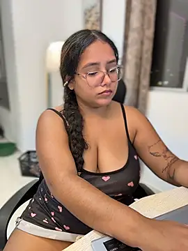 CurlyGirl_1 - Fingering my pussy 🤍 🤍