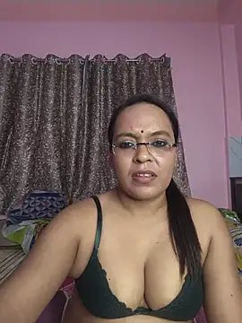 Naughtymia06