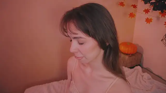 OnlyJett - bare back tease