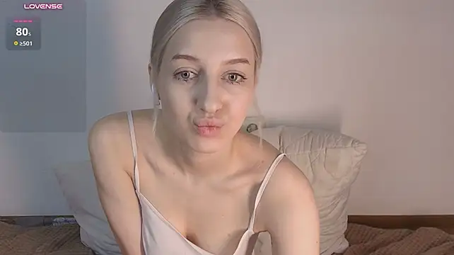 Moonliora - DILDO IN MY ASS