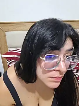 Lia_flowers - MAKE ME WET MY PANTIES WITH YOUR FINGERS