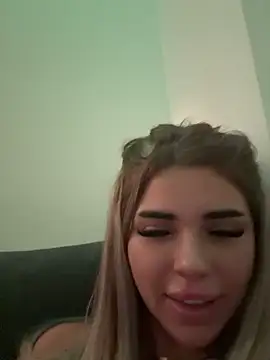 SofiBellini - Oil show and cum