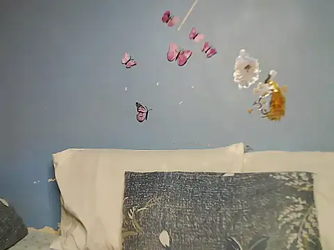 Queen_slim2 - show pussy