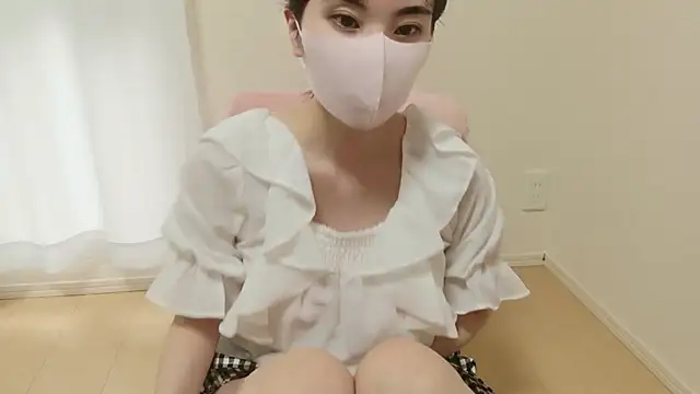 ERI_Hcup - 乳首チラ見せ