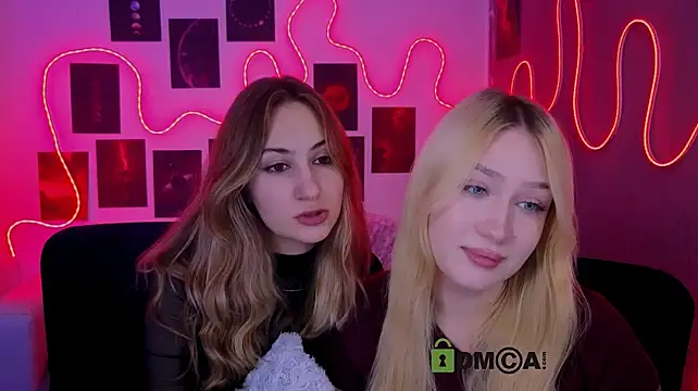 Playful_sophie - handbra