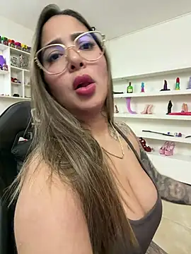 Maferalvarexxx - Dildo in pussy
