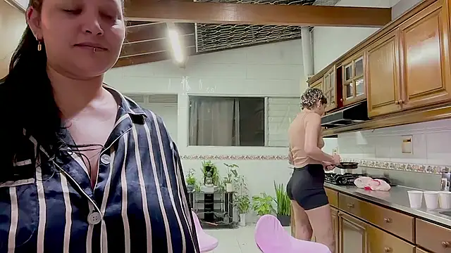 Marcella_and_laura - Lick pussy