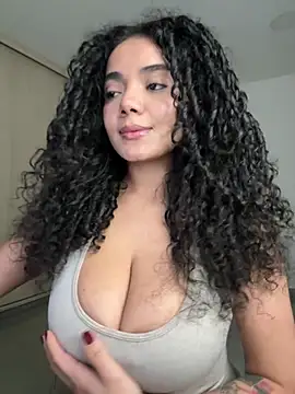 Curlyierr - DOGGY STYLE + SPREAD ASS