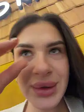 MiraReach - Sit on face + open pussy 👅