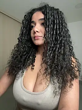 Curlyierr - DOGGY STYLE + SPREAD ASS