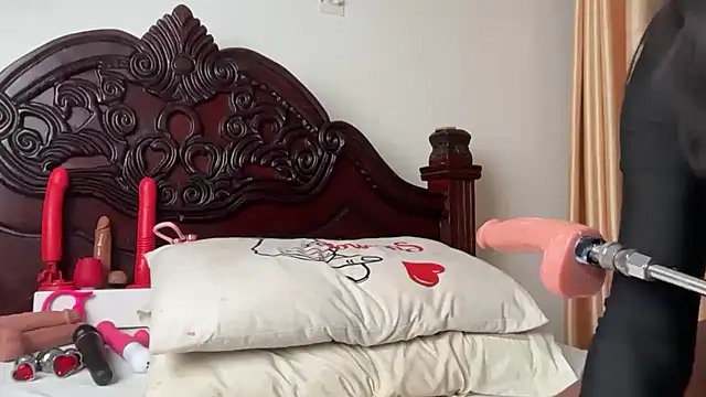 AudreySpanksFuck- - going harder+squirt all over bed