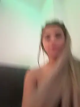 SofiBellini - Oil show and cum