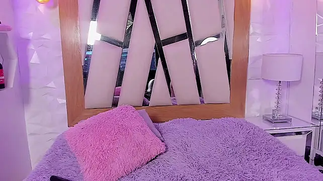 Hanniiee_ - Sexy dance in panties 😍