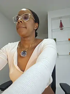 Maya_Lewis