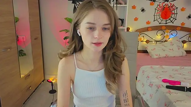 Vialeta_baby - suck fingers
