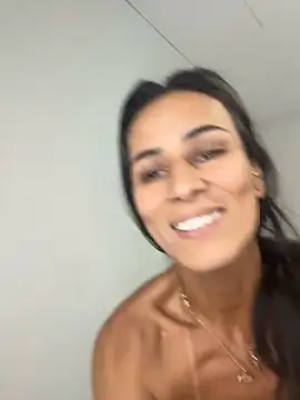 Girl_docinho - Sentando na garrafa Long Neck:ass::ass: