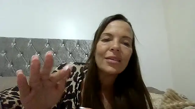 BritishMilfFrankyX