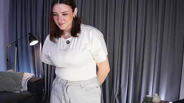 JoeMoskau - Spin around and show off her outfit