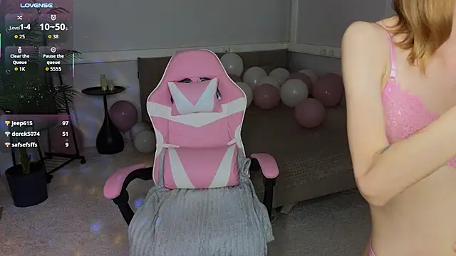 StellaBloomm - Spank my ass 5 times!
