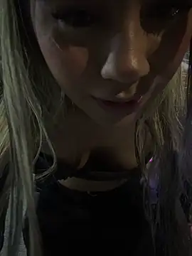 Kimmiebellarie - My friend touches my tits❤️