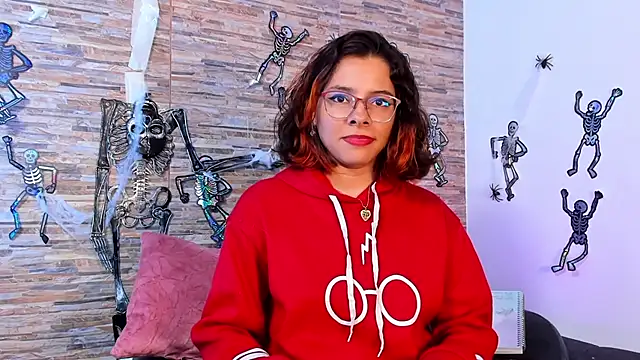 Nath_redrex - show boobs + nipple play