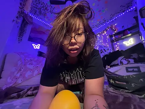 Moan4mona - Honey on titties🫦💦🍯🐝