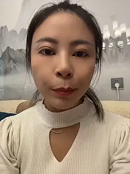 YaoYao8888 - 裸上身直播2分钟