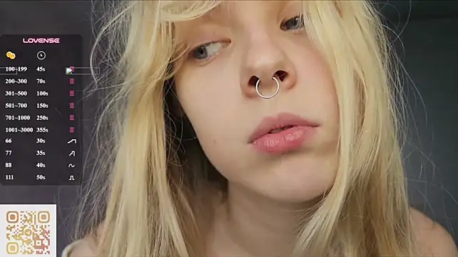 MarissaMcclary - remove my bra and add oil my tits