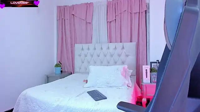 JulietaKane - Bouncing boobs