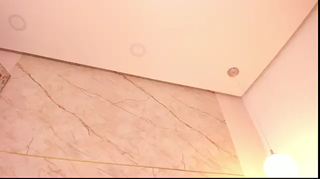 Luna_gil6 - Squirt down my legs