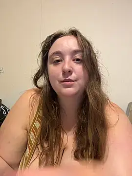 Caligirl9895 - L8 bday goal-tits out 10min/jiggle/pinch