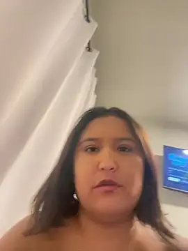 Bbwbelle - Flash tits