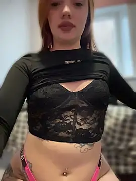 LisaCatt - completely naked