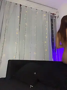 Kyliejenner8 - FUCK MY DELICIOUS ASS WITH A DILDO
