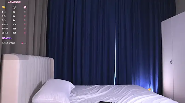 SallyReidj - increase wetness between pussy 'n pillow